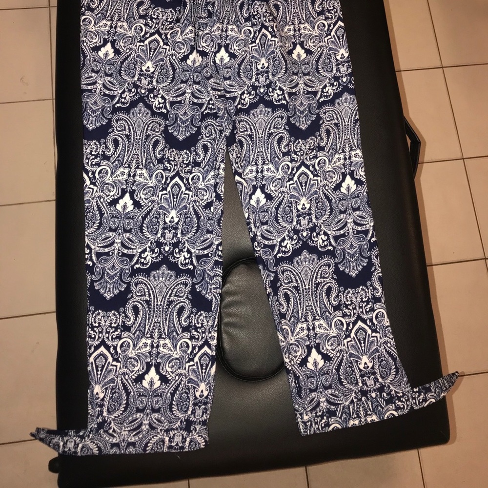 Patterned pants - Picture 2 of 2